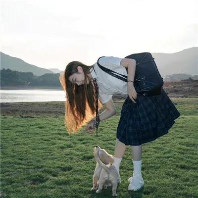 新婚夜，傻子老公抱紧了我